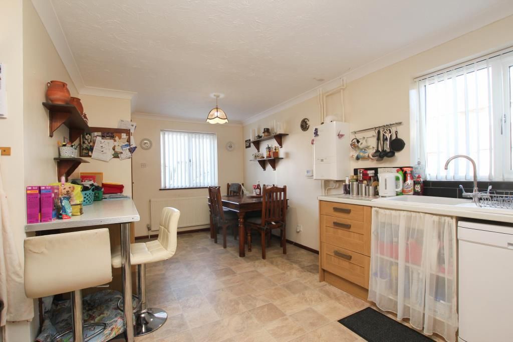 Property photo 3 of 13 Kit.Jpg