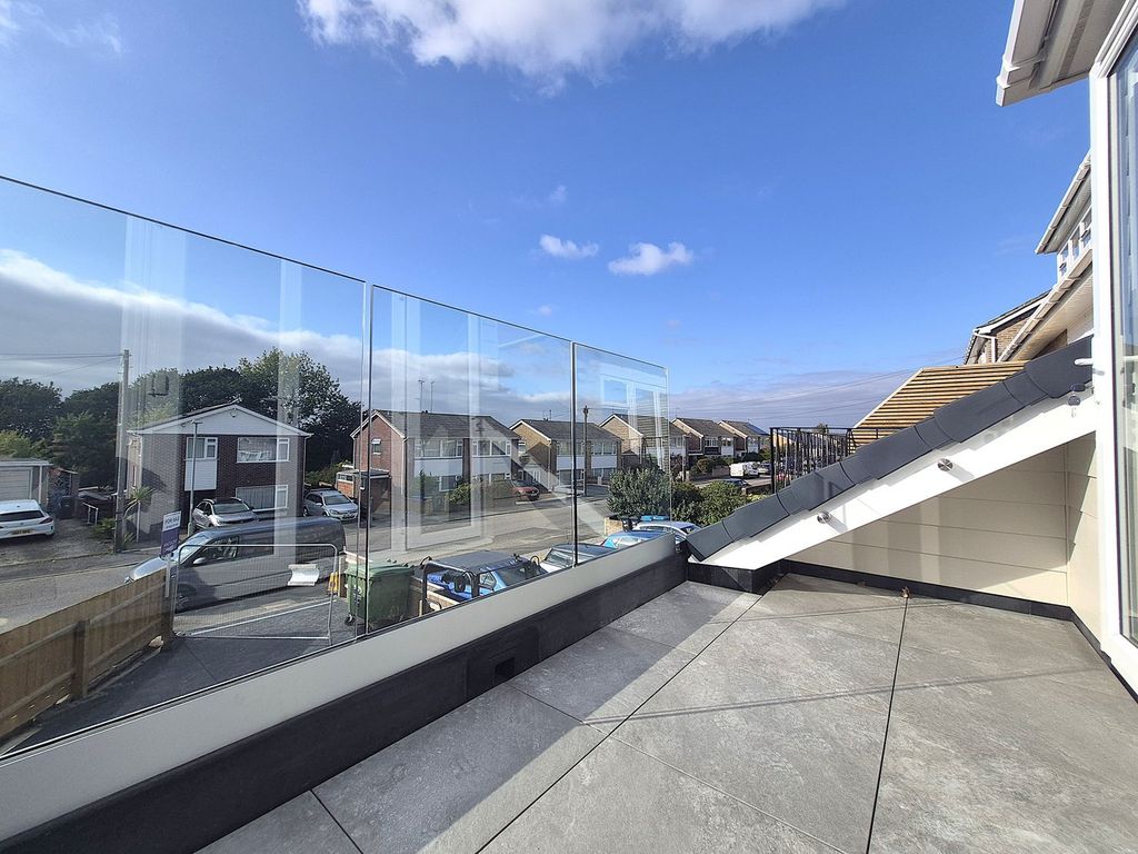 Property photo 3 of 26