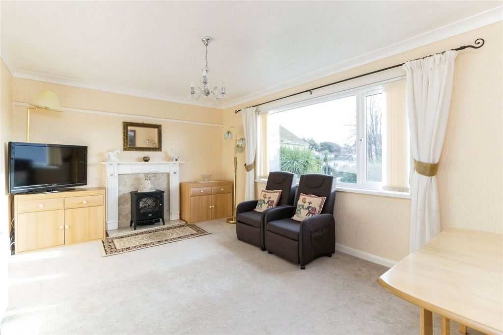 Property photo 2 of 17 Picture No. 01