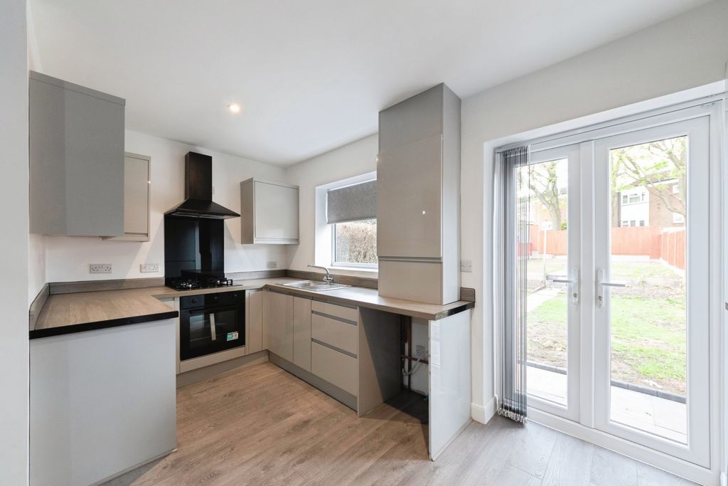 Property photo 3 of 21 Kitchen Diner