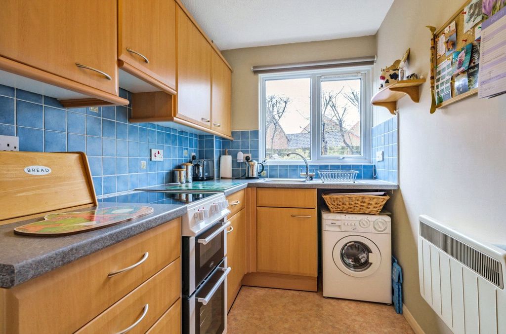 Property photo 3 of 12 Kitchen