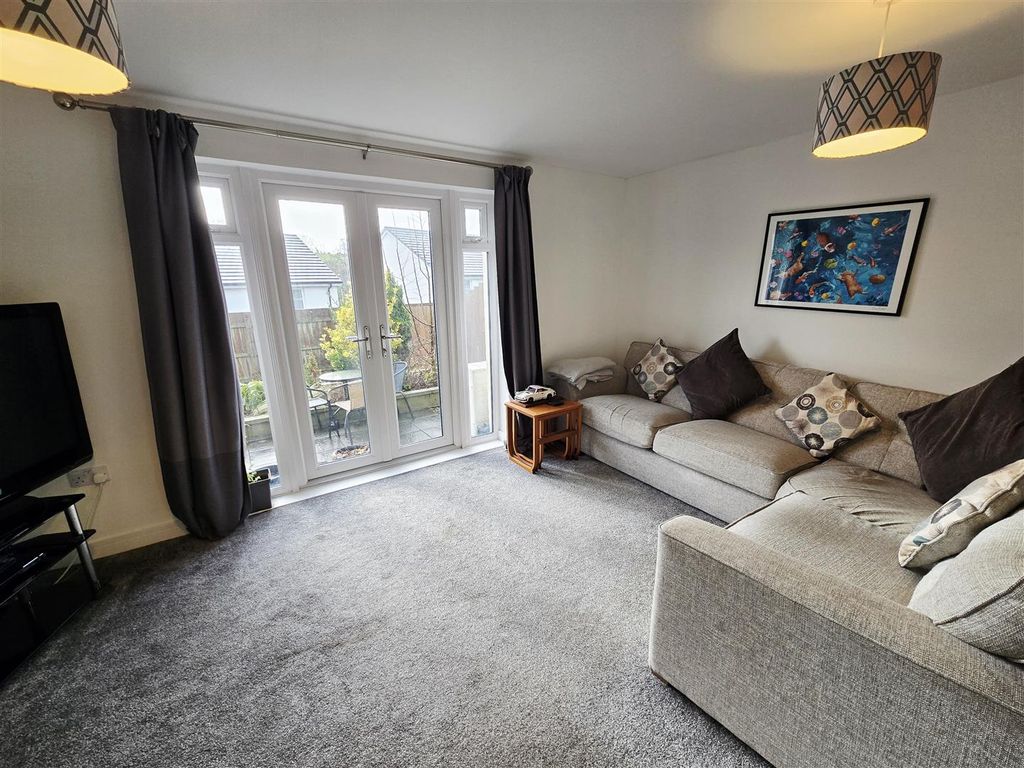 Property photo 2 of 17 Living Room