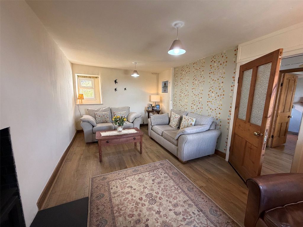 Property photo 3 of 27 Picture No. 17