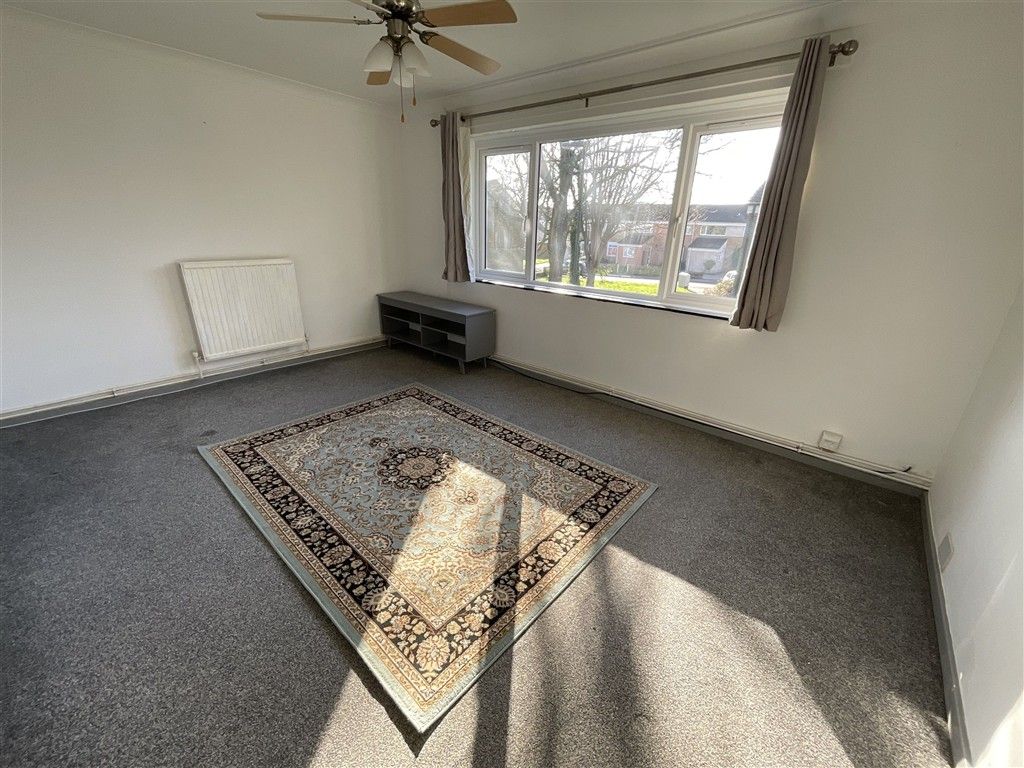 Property photo 2 of 7 Lounge