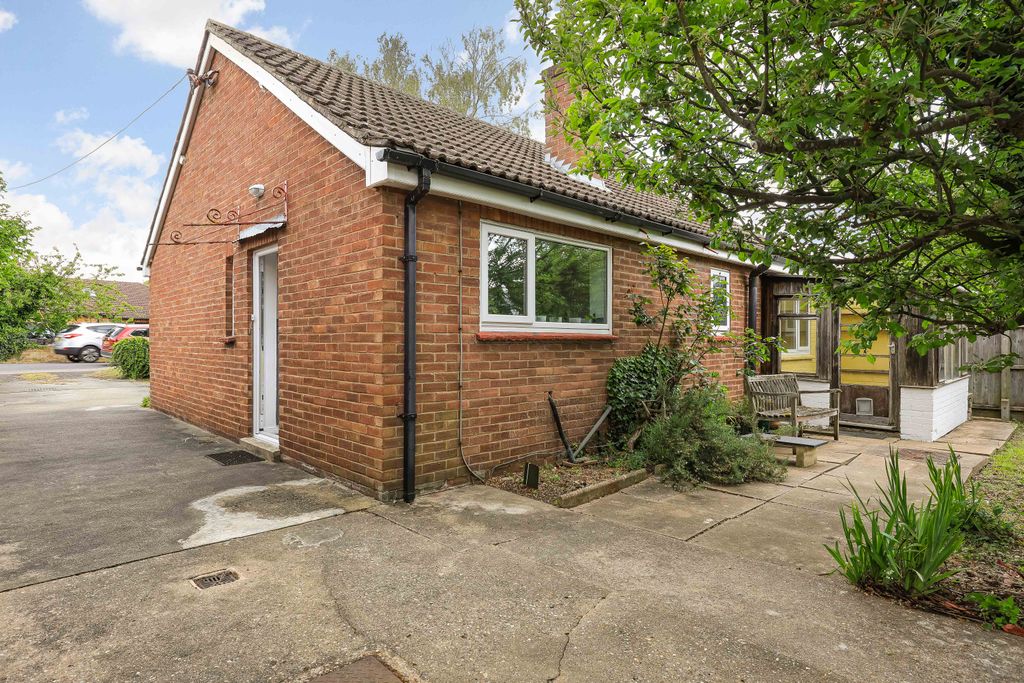 Property photo 2 of 18 Img13