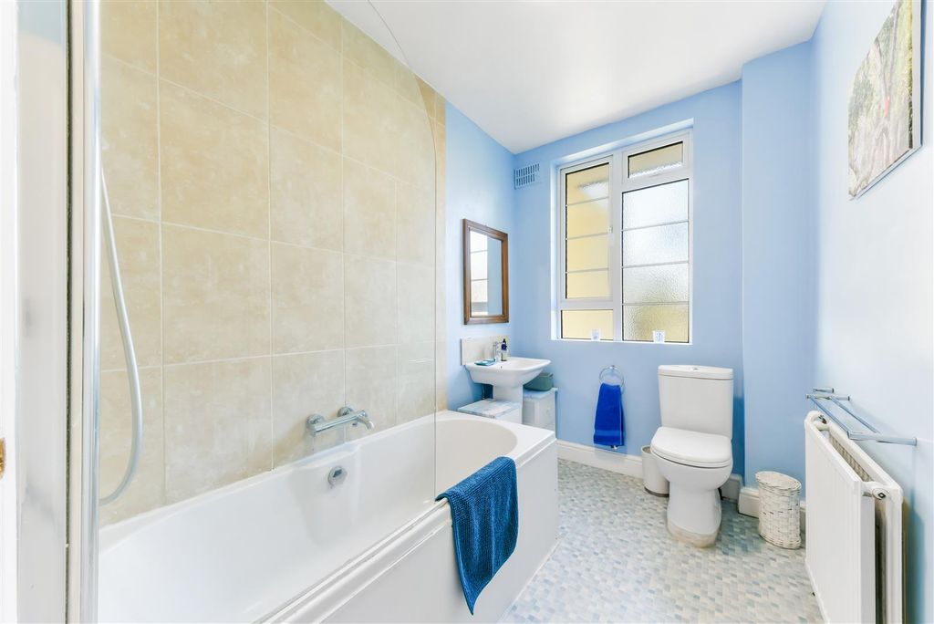 Property photo 3 of 9