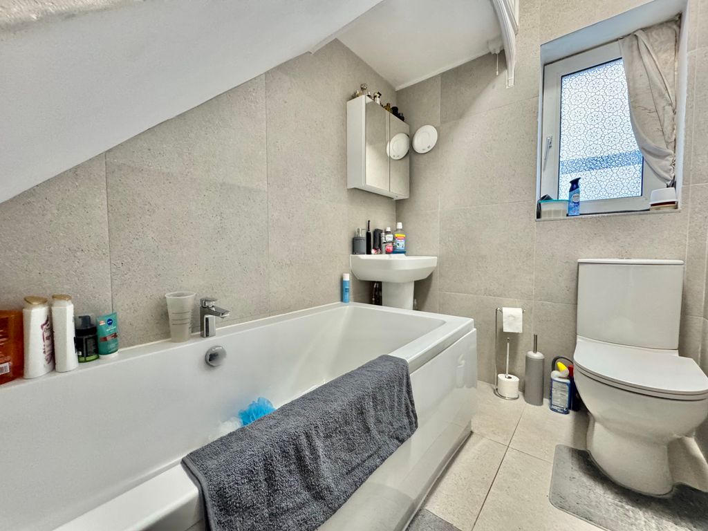 Property photo 3 of 6 Image