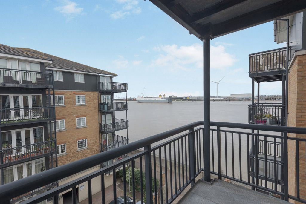 Property photo 3 of 15 Balcony