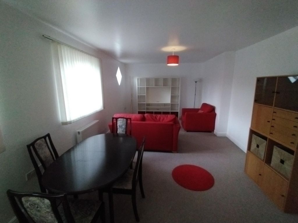 Property photo 3 of 9 (Main)