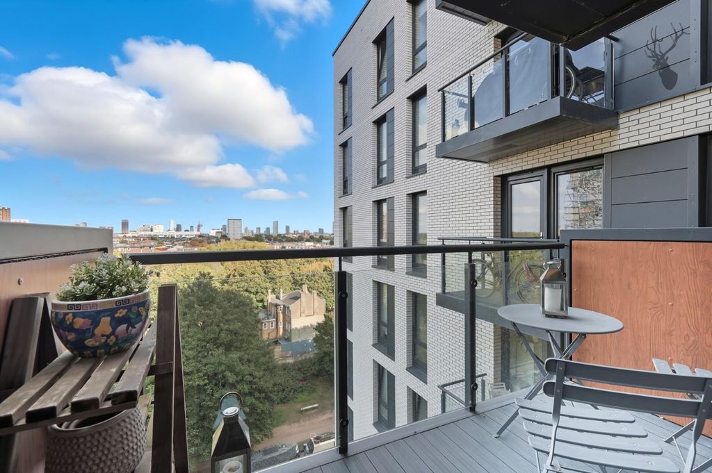 Property photo 3 of 24