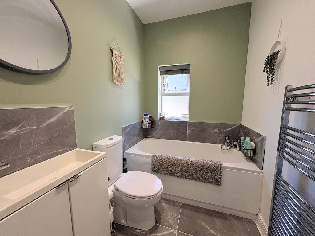 Property photo 3 of 24