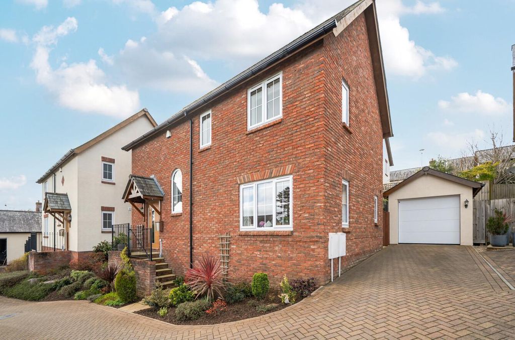 Property photo 1 of 25 Seddons Tiverton