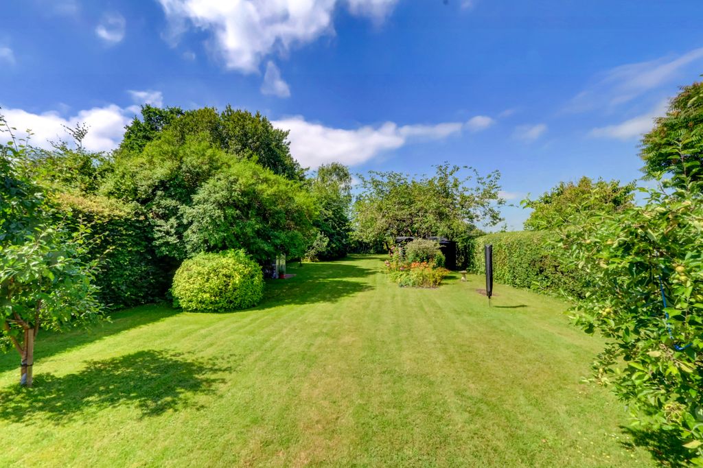 Property photo 2 of 27 Picture No. 48