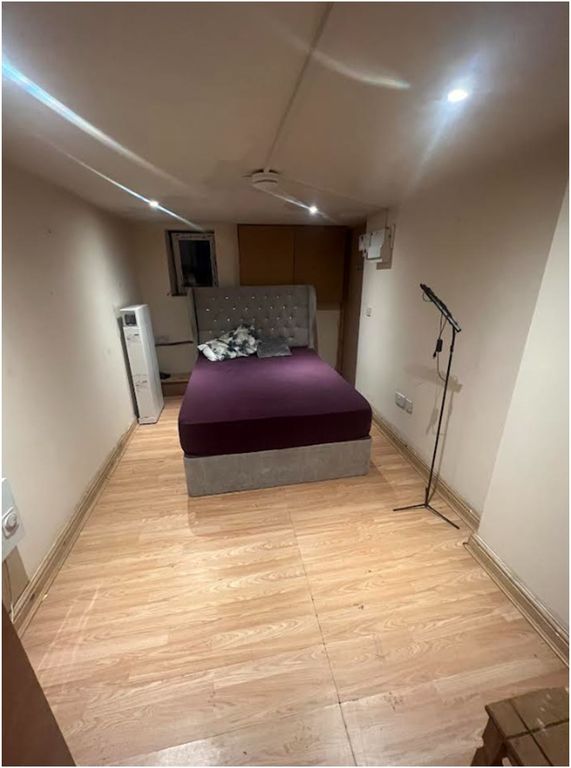 Property photo 3 of 4 Bedroom