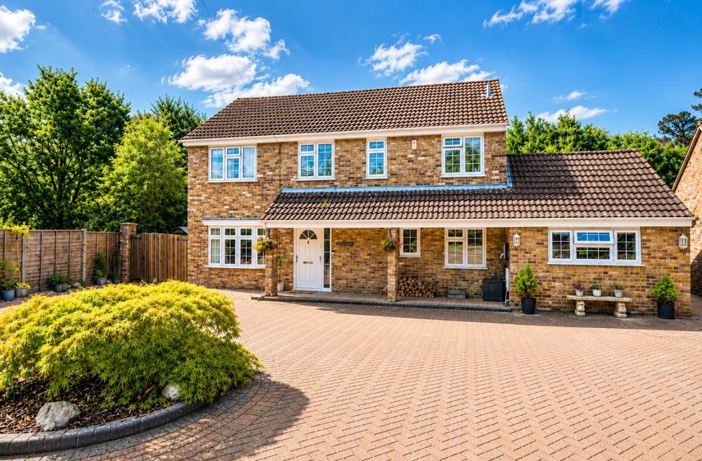Property photo 1 of 32
