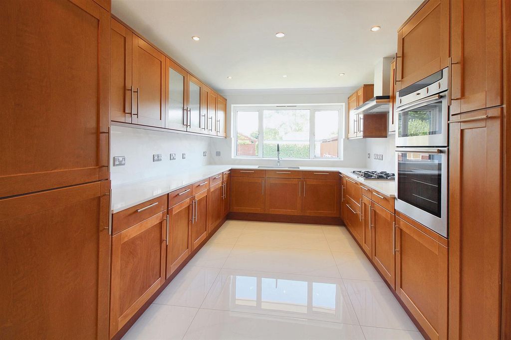 Property photo 2 of 22 16.Jpg