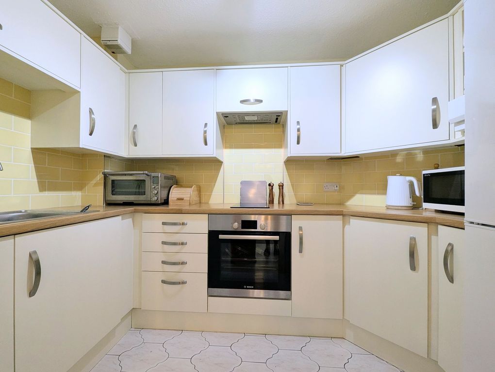 Property photo 3 of 15 Kitchen