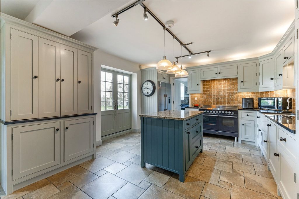 Property photo 2 of 26 Kitchen