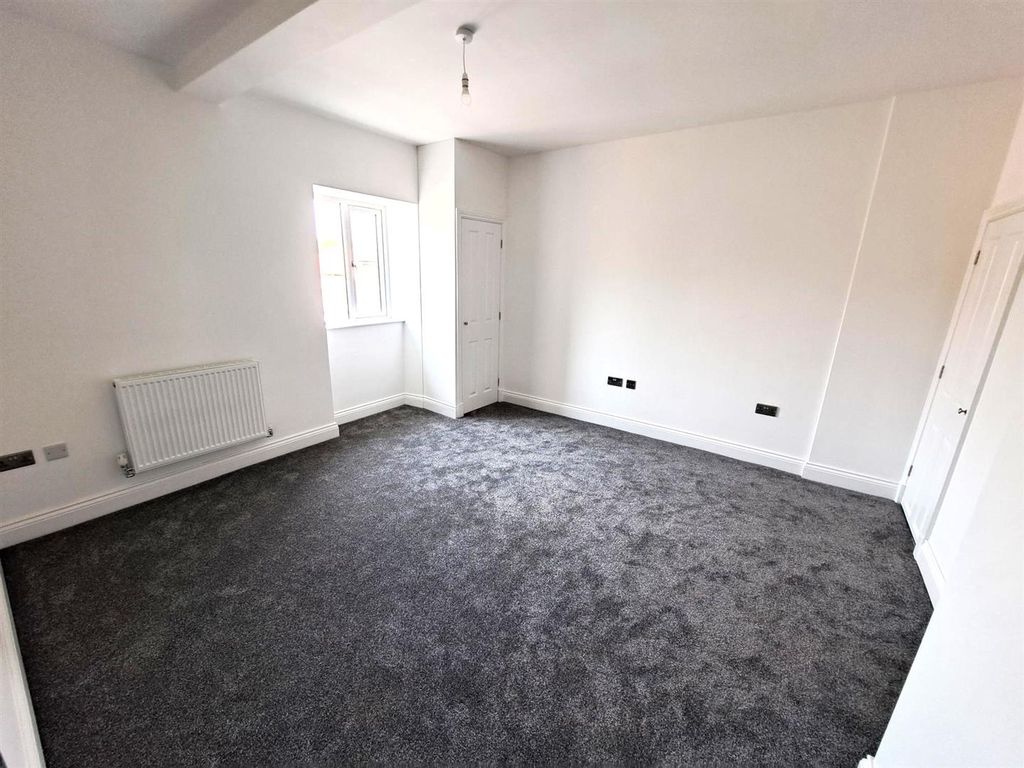 Property photo 2 of 12 Living Room