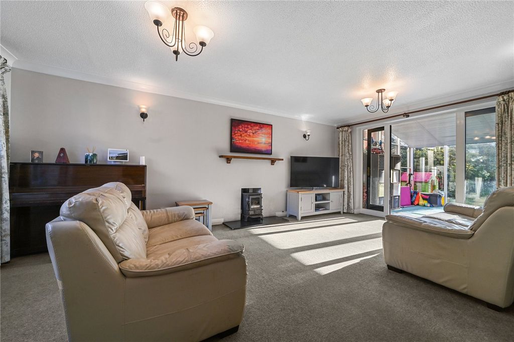 Property photo 2 of 38 Living Room