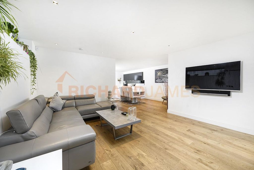 Property photo 2 of 12 W (4).Jpg