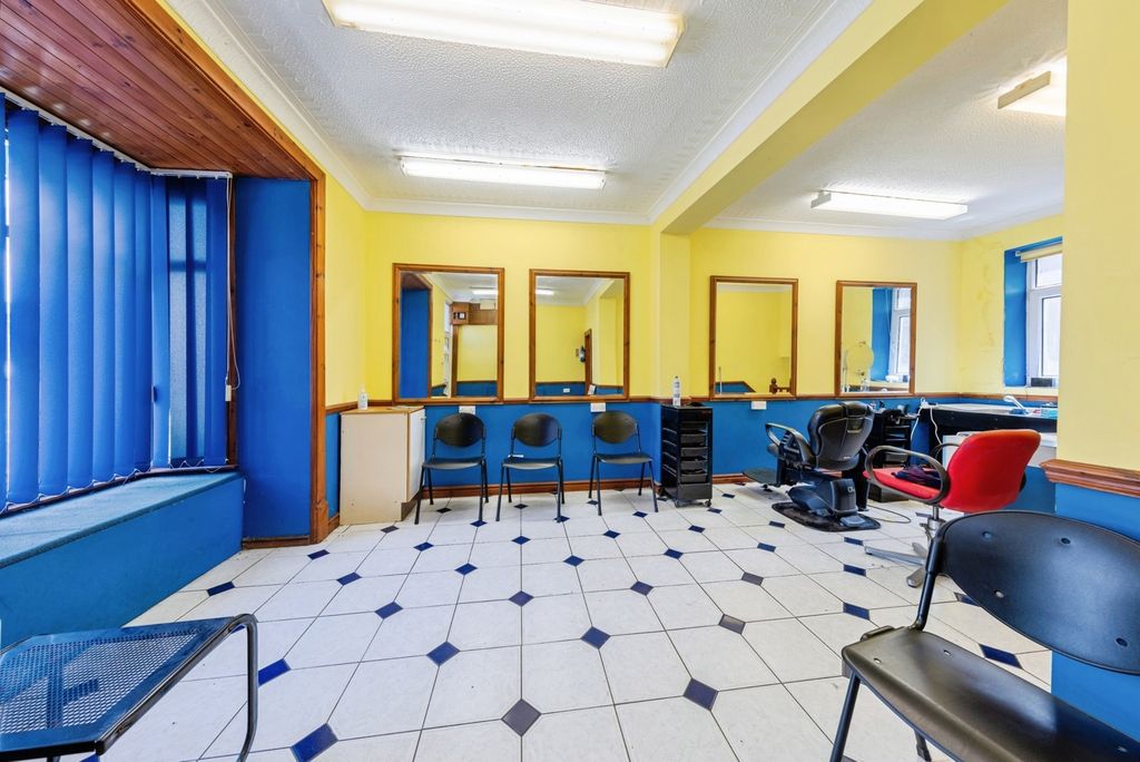 Property photo 1 of 16 Pbox-Img.Jpg
