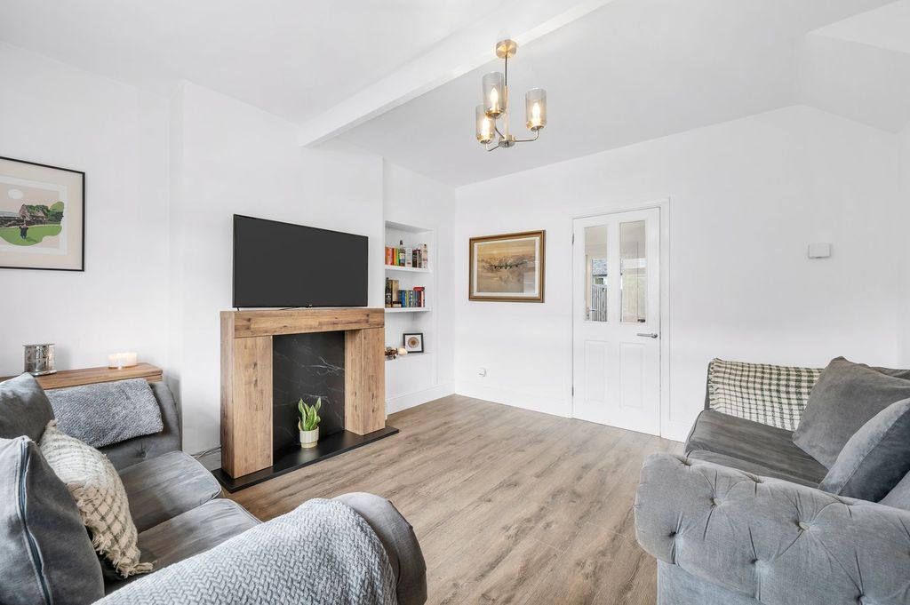 Property photo 2 of 21