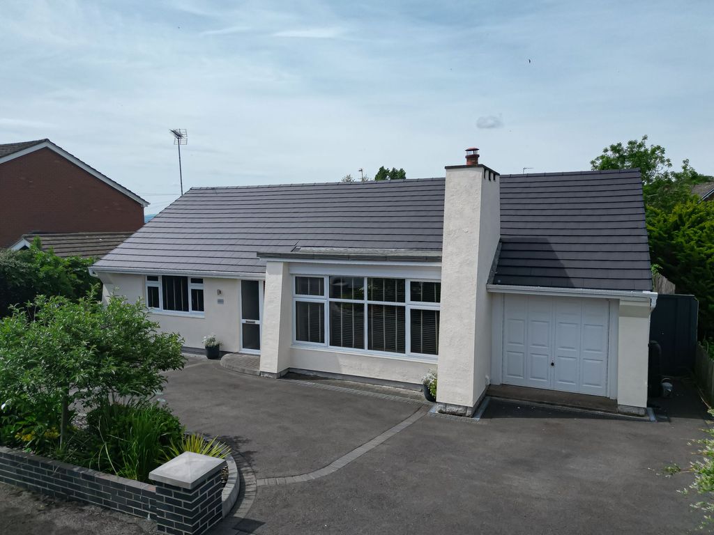 Property photo 1 of 32