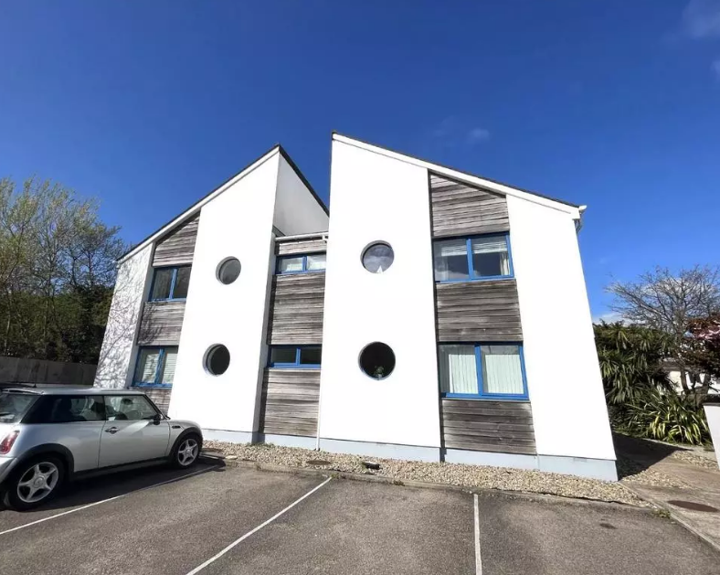 Property photo 1 of 5