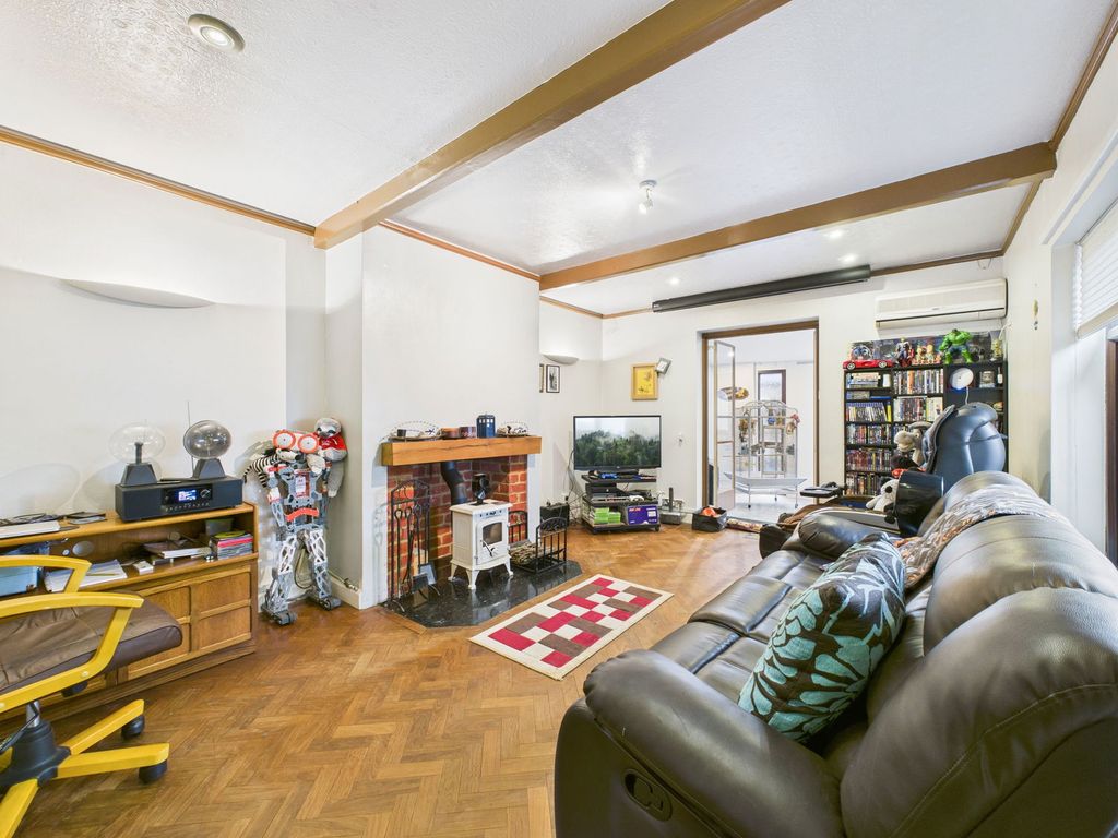 Property photo 3 of 14