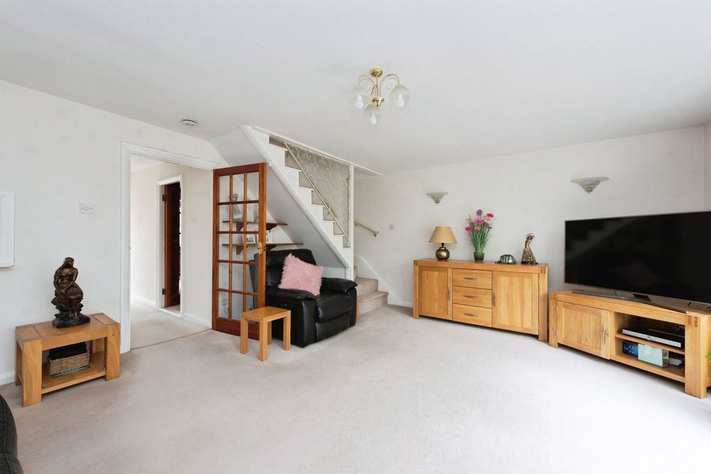 Property photo 3 of 19 Pbox-Img.Jpg