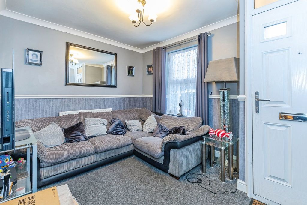 Property photo 2 of 14