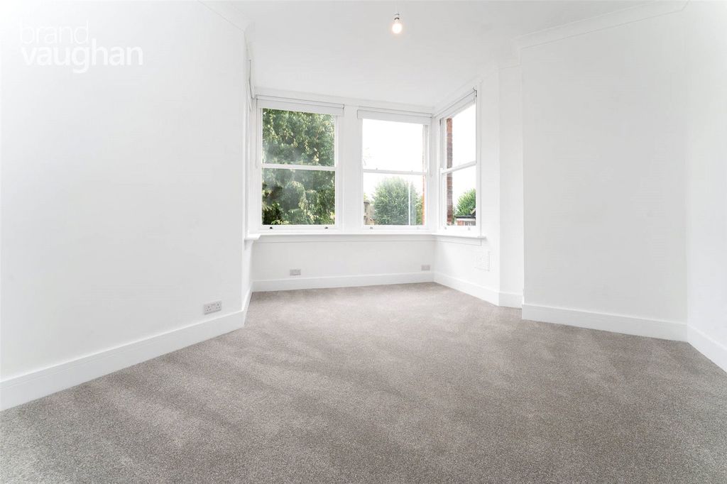 Property photo 3 of 7 Studio