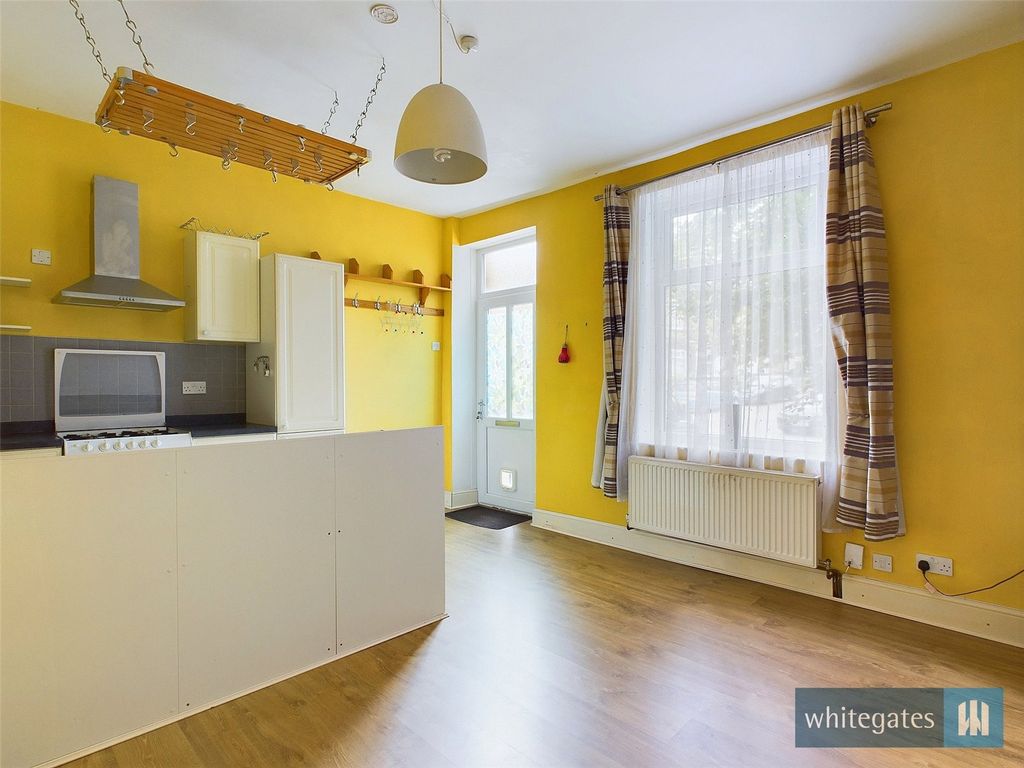 Property photo 3 of 10 Picture No. 05