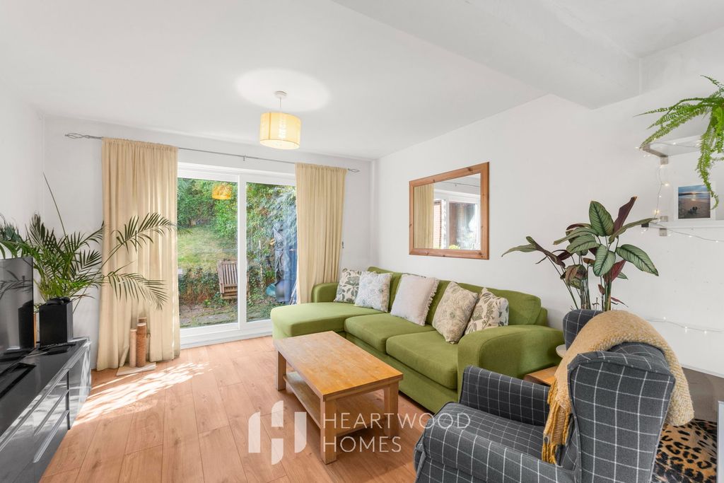 Property photo 2 of 11
