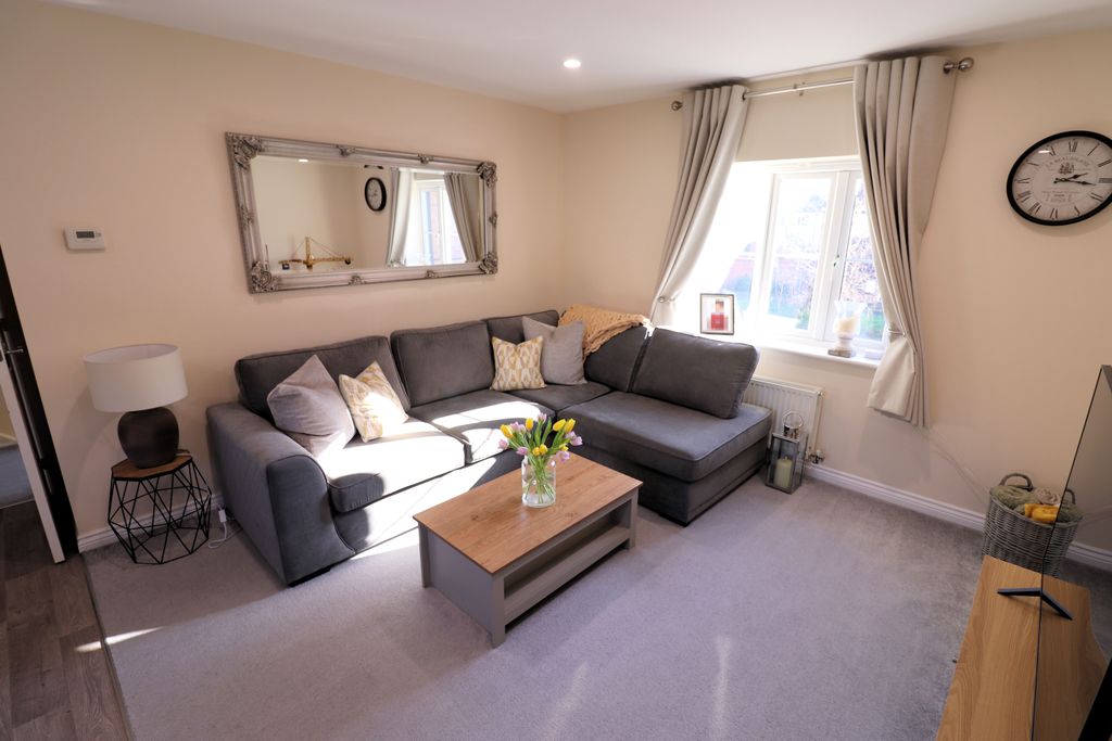 Property photo 3 of 11