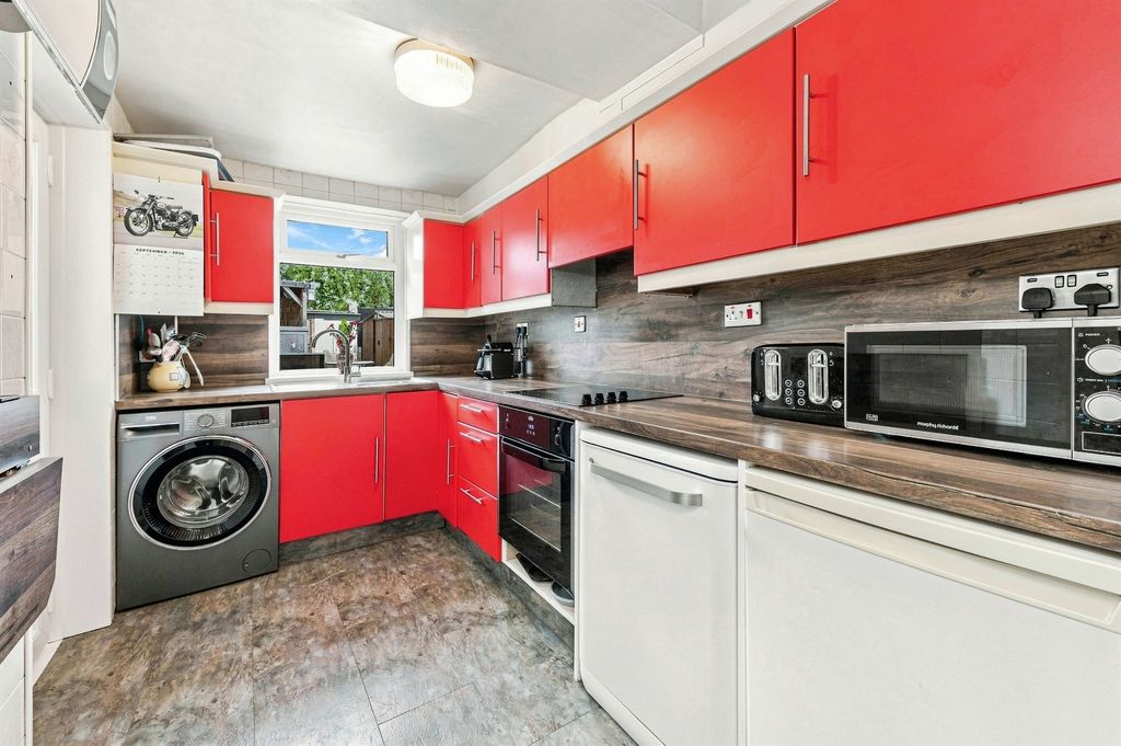 Property photo 2 of 16