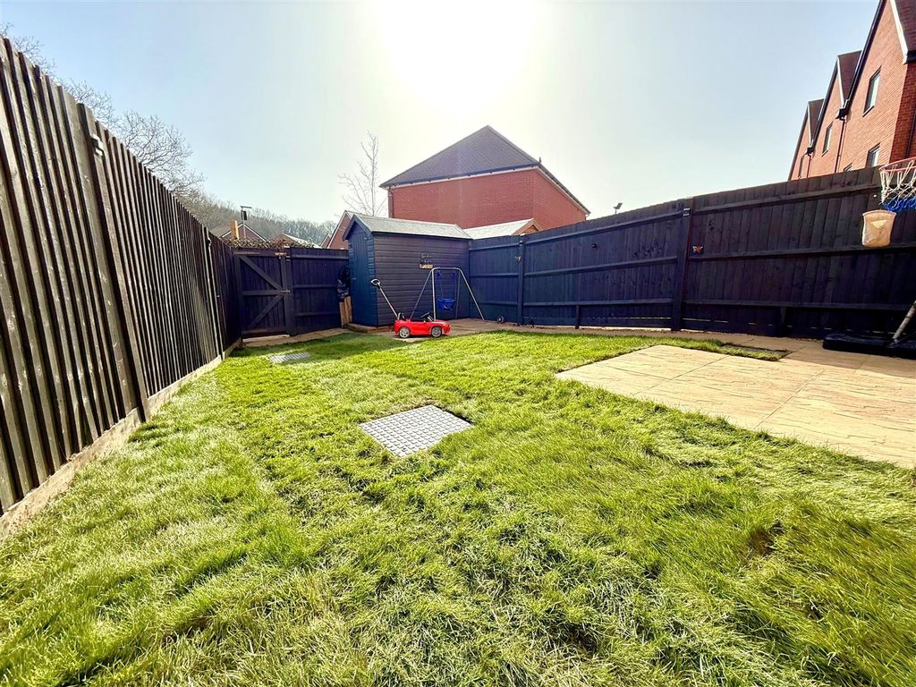 Property photo 2 of 18 Garden.Jpg