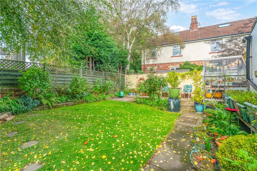 Property photo 2 of 18 Garden