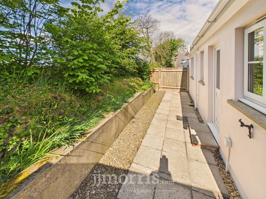 Property photo 2 of 24