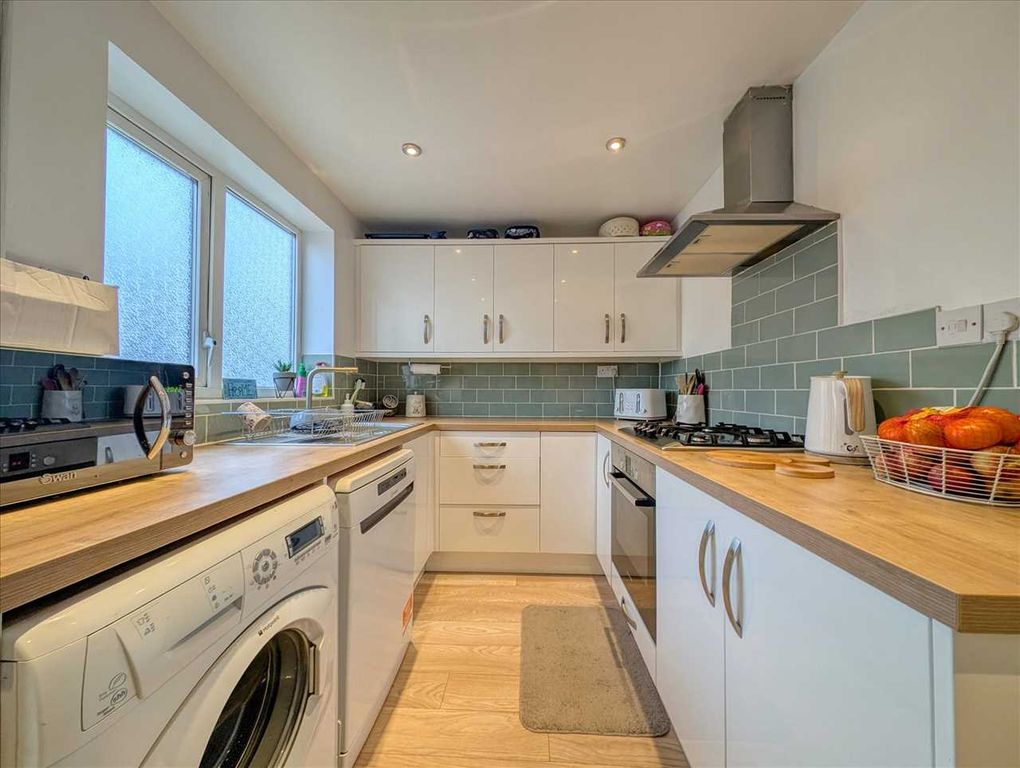 Property photo 2 of 13 Kitchen