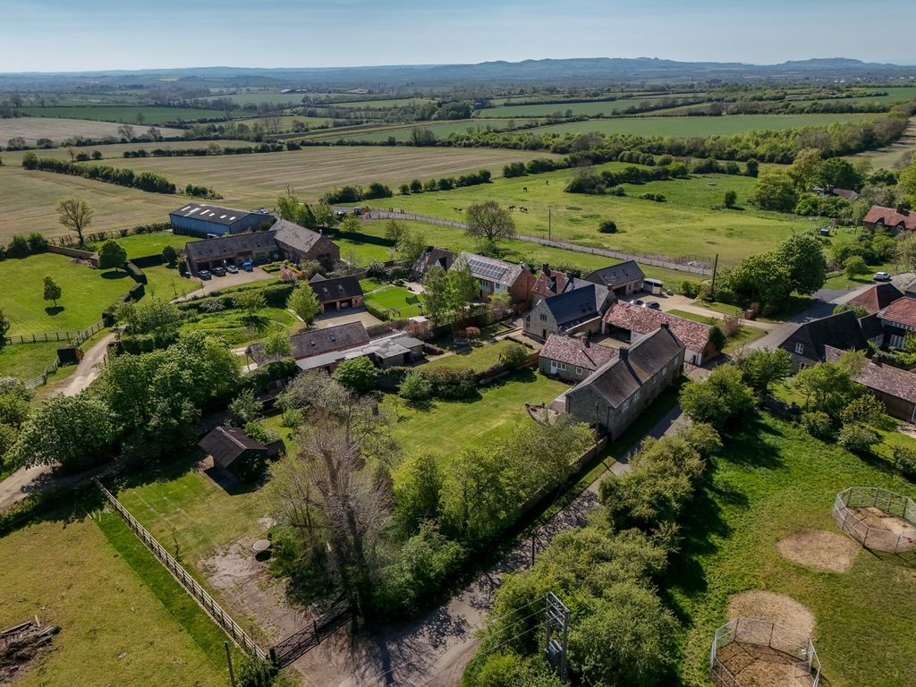 Property photo 2 of 44 Dji_20260423143549_0397_D