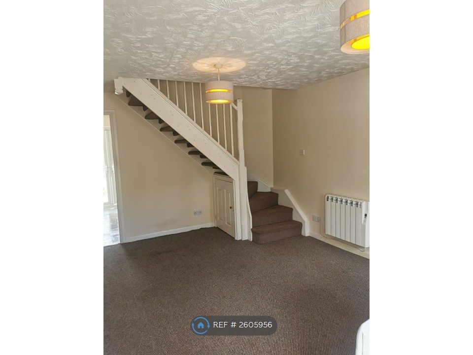 Property photo 3 of 7 Lounge