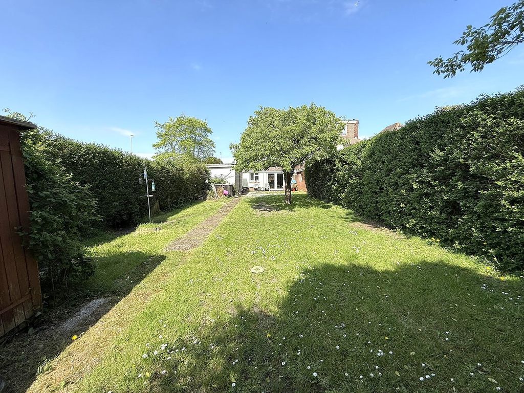 Property photo 2 of 25