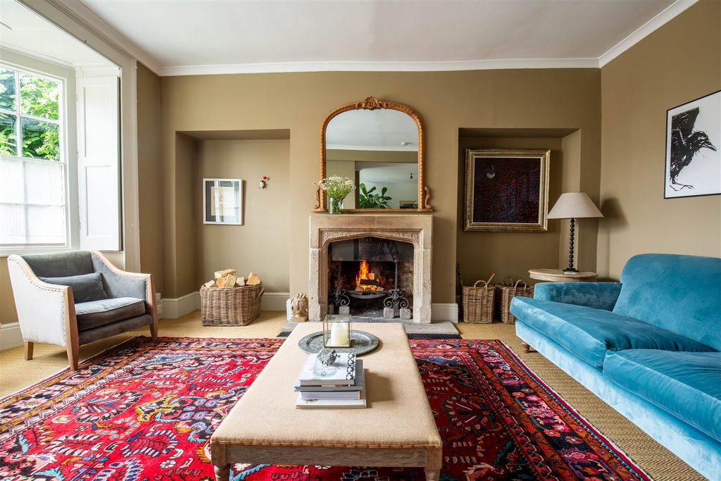 Property photo 2 of 43 Hanoverhouse(Screenoptimised)37-_.Jpg