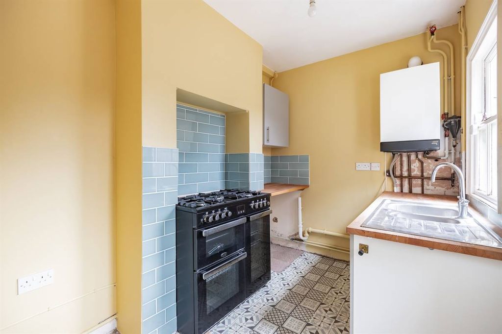 Property photo 3 of 18