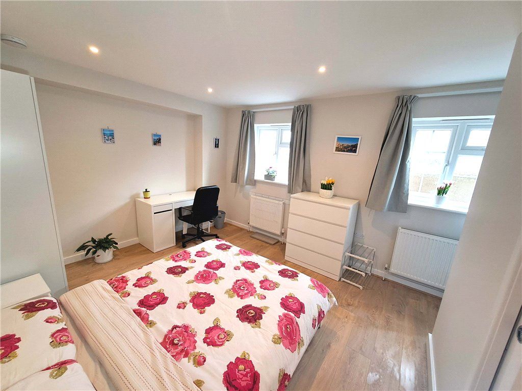 Property photo 2 of 12 Bedroom