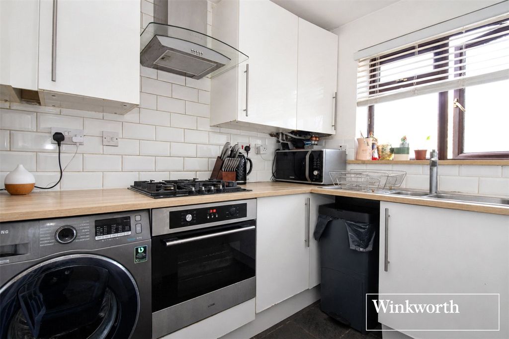 Property photo 3 of 12 Picture No. 32