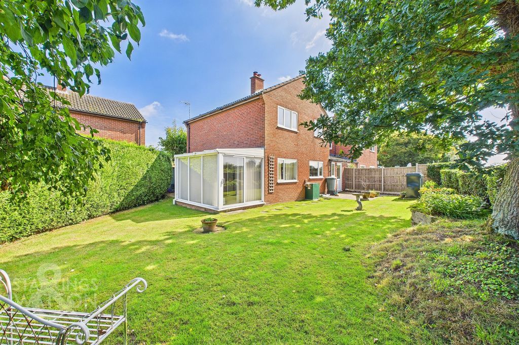Property photo 1 of 27