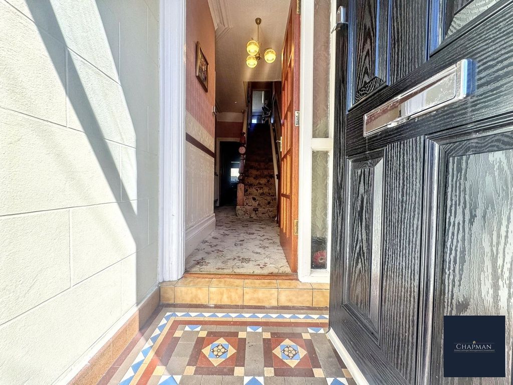 Property photo 2 of 31